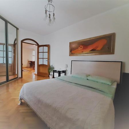 Apartment On Myasnikova 34 Мінськ Екстер'єр фото